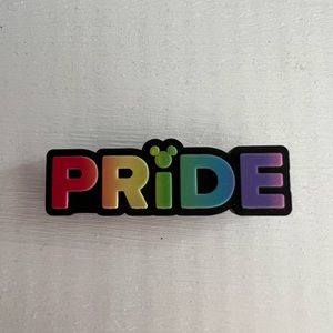 🆕 Crocs Jibbitz Disney Pride Word Rainbow Mickey Head
